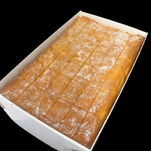 Victoria Sponge Cake - Minis (36 Slices)