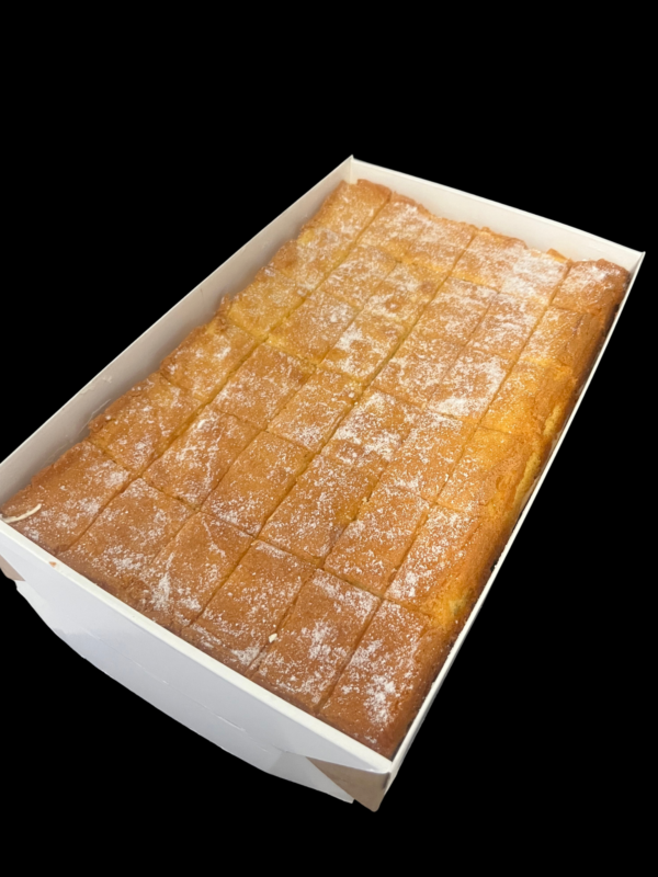 Victoria Sponge Cake - Minis (36 Slices)